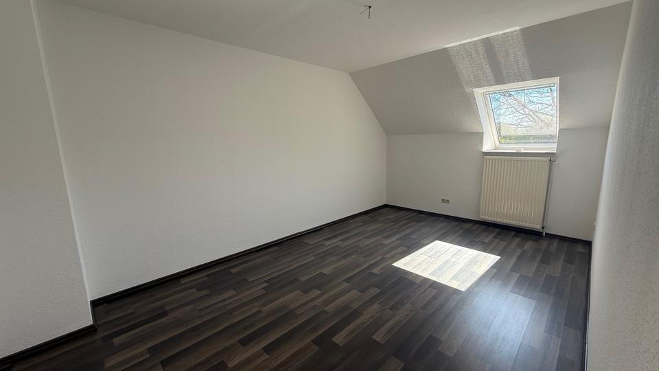 Erdgeschoßwohnung Uplengen - 4 Zimmer, 106 m&sup2;, 595&euro; | Angebot:26532141