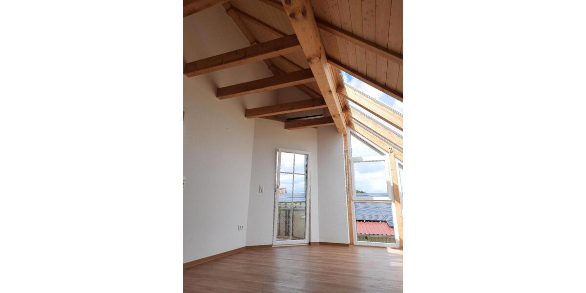Dachgeschoßwohnung Bad Königshofen im Grabfeld - 6 Zimmer, 124 m&sup2;, 900&euro; | Angebot:26199518