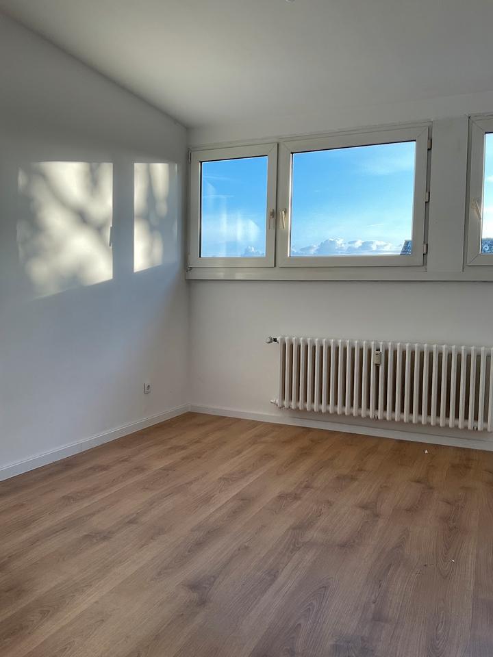 Attraktive Dachgeschosswohnung mit 2 Balkonen zimmer