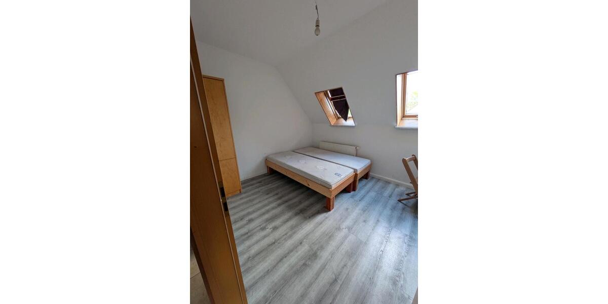 Wohnen auf Zeit Berlin Marzahn-Hellersdorf - 6 Zimmer, 20 m&sup2;, 400&euro; | Angebot:26688196