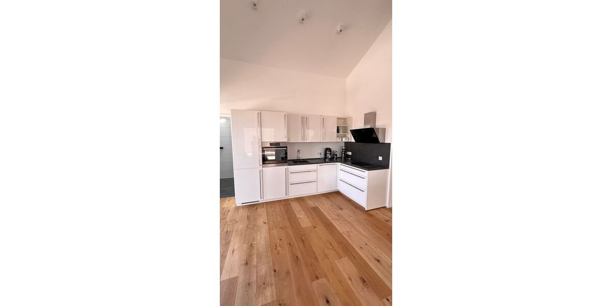 Helle 2-Zimmer-Dachterrassenwohnung - Nachmieter gesucht - 2- Germering | Angebot:26832024