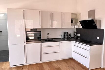 Helle 2-Zimmer-Dachterrassenwohnung - Nachmieter gesucht - Wohnung Germering | Angebot:26832024