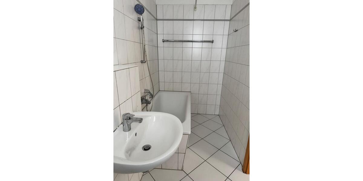 Helle 4-Zimmer-Wohnung zentral in Essen-Frohnhausen! 4 zimmer