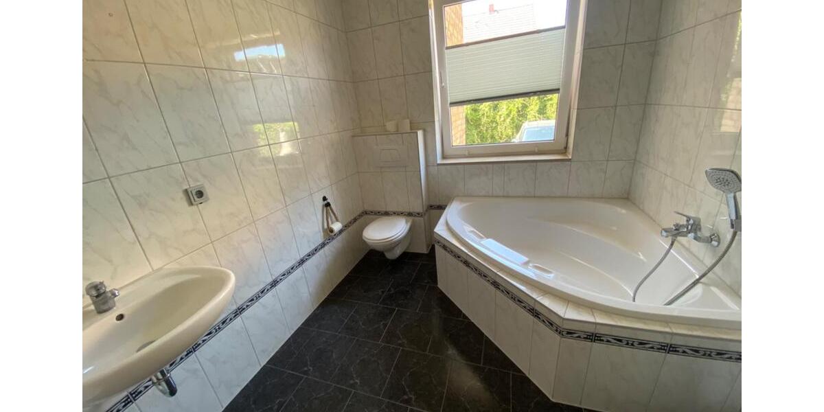 Erdgeschoßwohnung Blankenburg (Harz) - 4 Zimmer, 98 m&sup2;, 700&euro; | Angebot:26535290