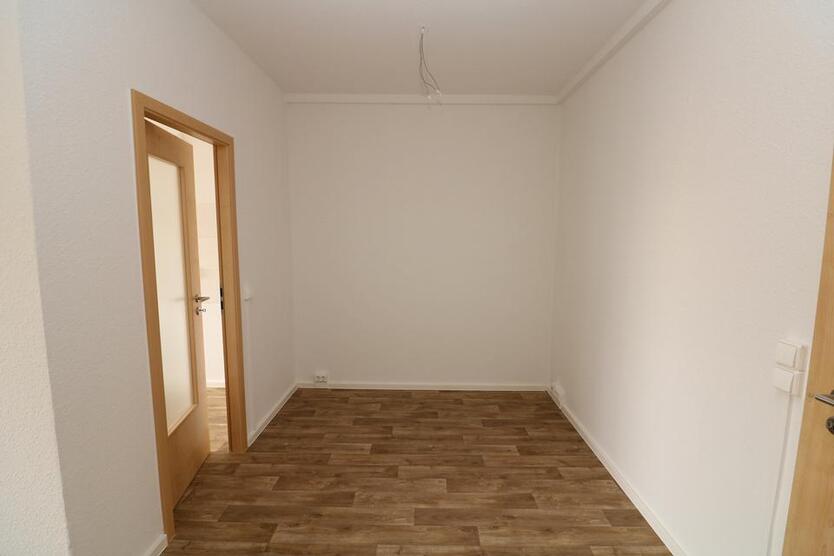 3...2...1...meins...neu sanierte 2-RW mit Wanne u. Balkon!!!
