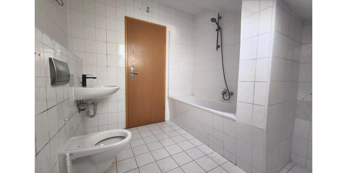 Dachgeschoßwohnung Zwickau - 3 Zimmer, 75 m&sup2;, 500&euro; | Angebot:26705459
