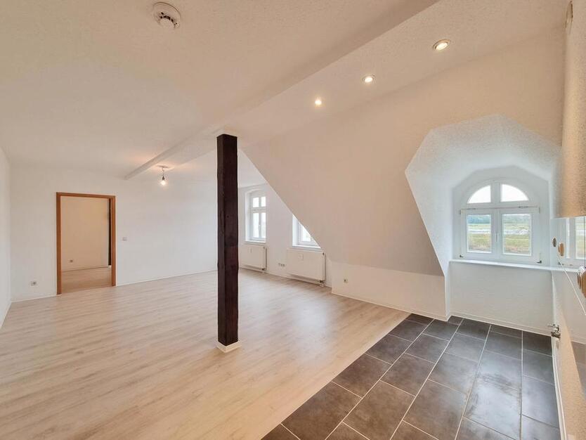 *Dachgeschosswohnung mit offener Wohnküche - Blick auf's Wasser!* zimmer