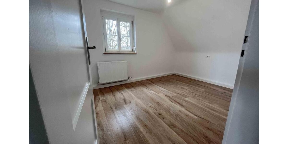 Dachgeschoßwohnung Nürtingen - 3 Zimmer, 58 m&sup2;, 895&euro; | Angebot:26588244