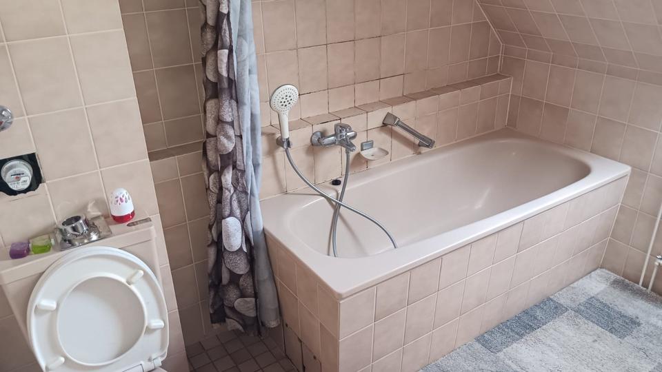 Dachgeschoßwohnung Krefeld Benrad - 2 Zimmer, 65 m&sup2;, 565&euro; | Angebot:26265928
