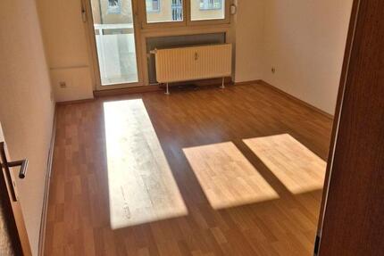 Wohnung Hohenmölsen - 3 Zimmer, 60 m&sup2;, 580&euro; | Angebot:25114099