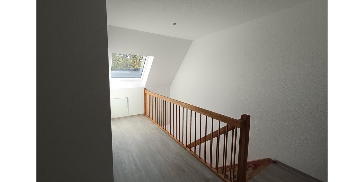 Doppelhaushälfte Zetel - 6 Zimmer, 200 m&sup2;, 1.500&euro; | Angebot:26533162
