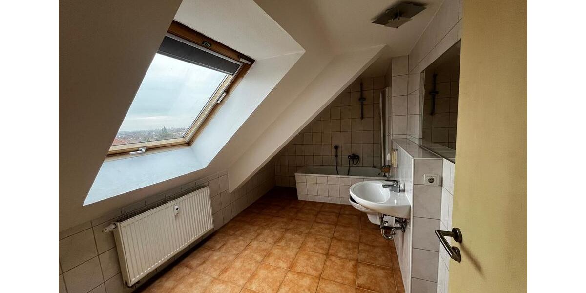 Dachgeschoßwohnung Bitterfeld-Wolfen Wolfen - 2 Zimmer, 87 m&sup2;, 653&euro; | Angebot:17645335