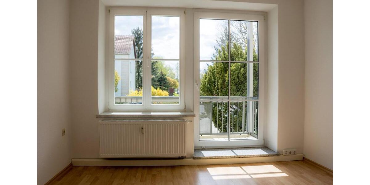 Helle 3 ZKB im EG mit Südwest-Balkon in 4-Familienhaus 3 zimmer