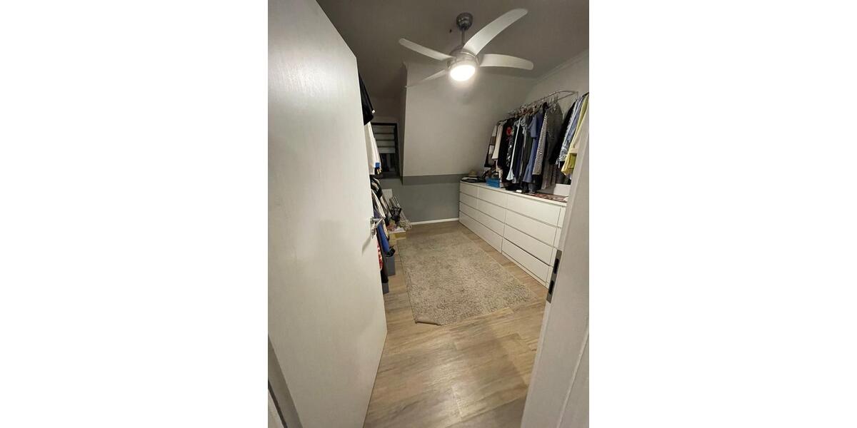 Dachgeschoßwohnung Neuwied Block - 4.5 Zimmer, 80 m&sup2;, 850&euro; | Angebot:24829595