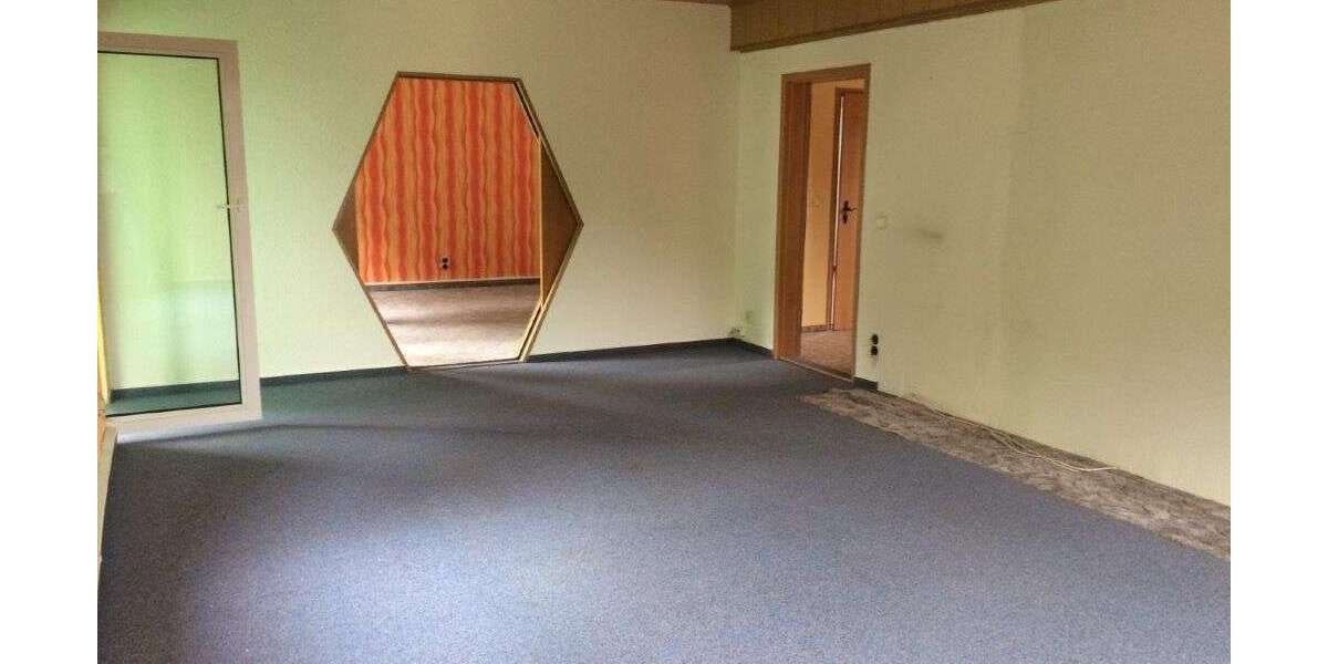 Hier können 1-2 Familien wohnen, 6,5-Zimmer, in sehr ruhiger Lage von Krölpa - Maisonettenwohnung Krölpa b. Pößneck | Angebot:27273446