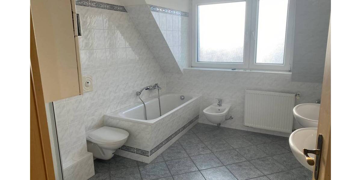 Zimmer Halle (Saale) Damaschkestraße - 2 Zimmer, 55 m&sup2;, 460&euro; | Angebot:26092449