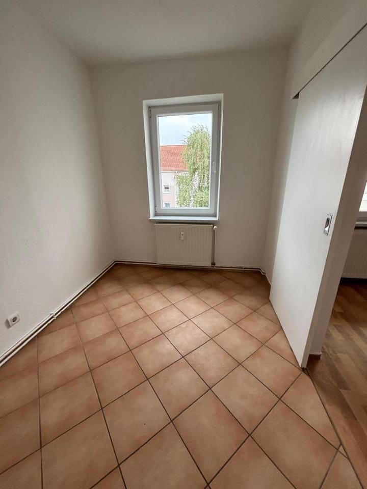 Helle und geräumige 2-Zimmer Wohnung mit großem Balkon! zimmer