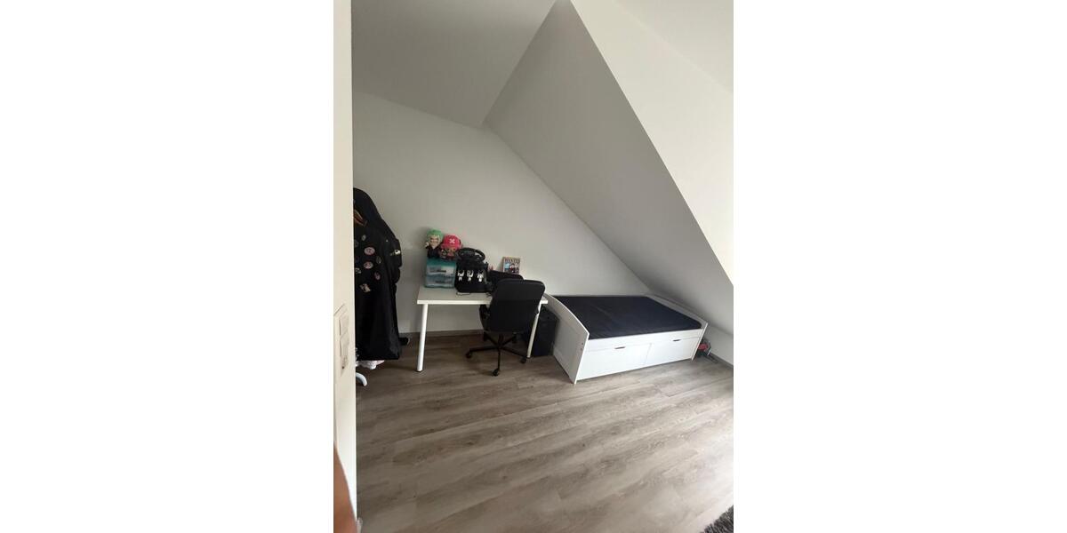 Dachgeschoßwohnung Reilingen - 2.5 Zimmer, 67 m&sup2;, 900&euro; | Angebot:26517717