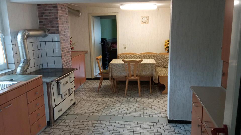 Vermiete 3 Zimmerwohnung Altbau 120 m`2