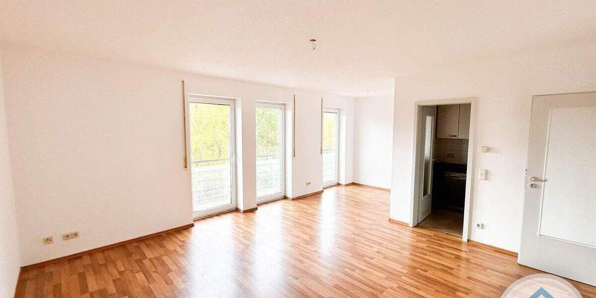 Etagenwohnung Zwickau Marienthal - 2 Zimmer, 60 m&sup2;, 330&euro; | Angebot:26155663