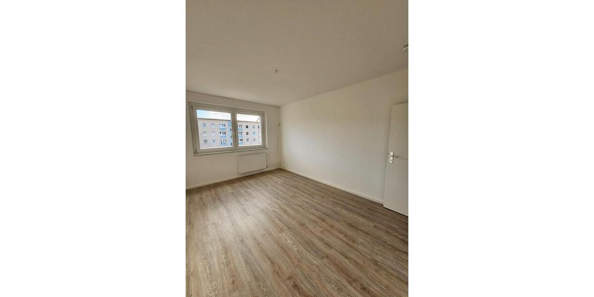 Etagenwohnung Eberswalde - 4 Zimmer, 72 m&sup2;, 680&euro; | Angebot:25855424