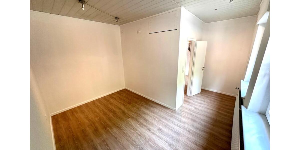 Doppelhaushälfte Iserlohn - 8 Zimmer, 155 m&sup2;, 1.399&euro; | Angebot:26248494