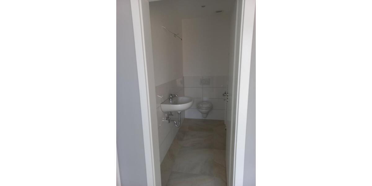 Erdgeschoßwohnung Hückeswagen - 4 Zimmer, 150 m&sup2;, 1.500&euro; | Angebot:24749916