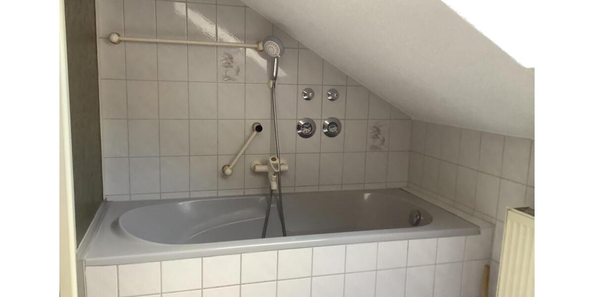Dachgeschoßwohnung Salzweg - 3 Zimmer, 800&euro; | Angebot:23396158