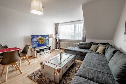 Schicke 2 Zimmer Dachgeschoßwohnung mit Einbauküche+ 1 Monat Mietfrei.