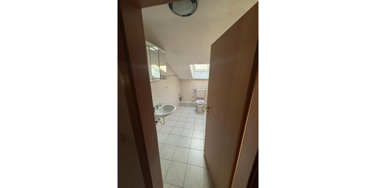 Dachgeschoßwohnung Biedenkopf - 3 Zimmer, 100 m&sup2;, 850&euro; | Angebot:25979948