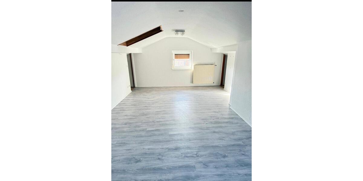 Etagenwohnung Altenstadt - 6 Zimmer, 150 m&sup2;, 1.500&euro; | Angebot:26648495