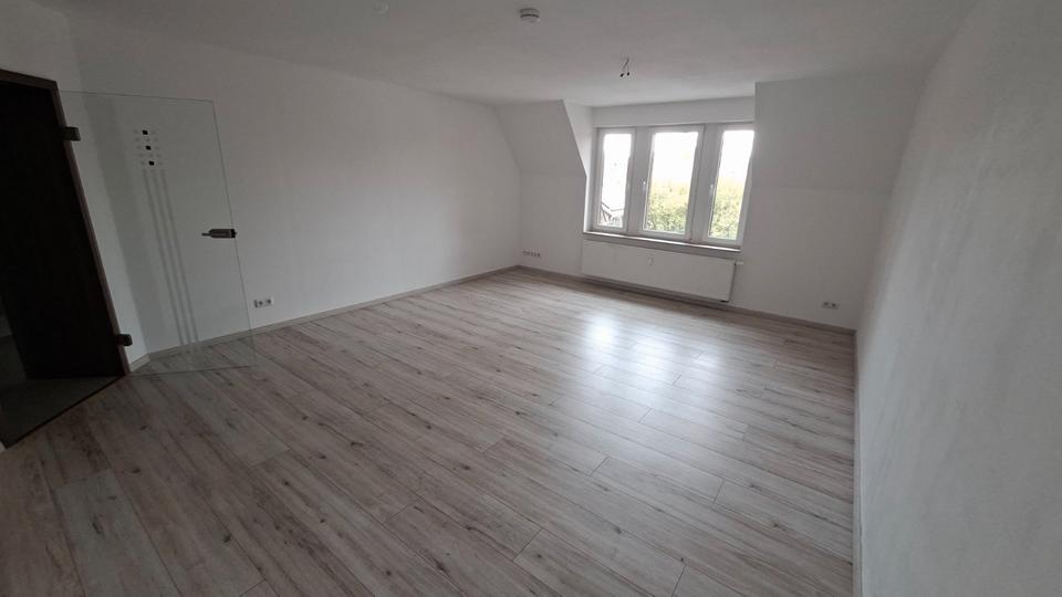 Etagenwohnung Hildburghausen - 3 Zimmer, 100 m&sup2;, 800&euro; | Angebot:26490551