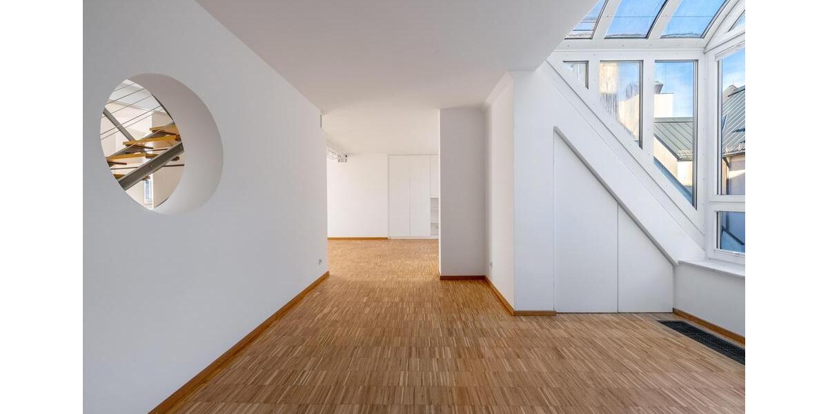 Dachgeschoßwohnung München Schwabing-Freimann - 3 Zimmer, 144 m&sup2;, 2.980&euro; | Angebot:25082631