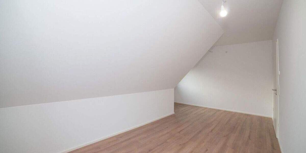 Etagenwohnung Kamenz Hennersdorf - 4 Zimmer, 112 m&sup2;, 1.534&euro; | Angebot:24341573