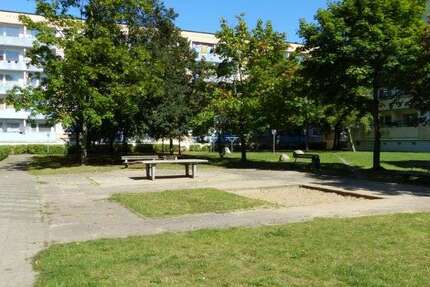 Wohnung zum Mieten in Schwerin 350 € 57.88 m² 3 zimmer