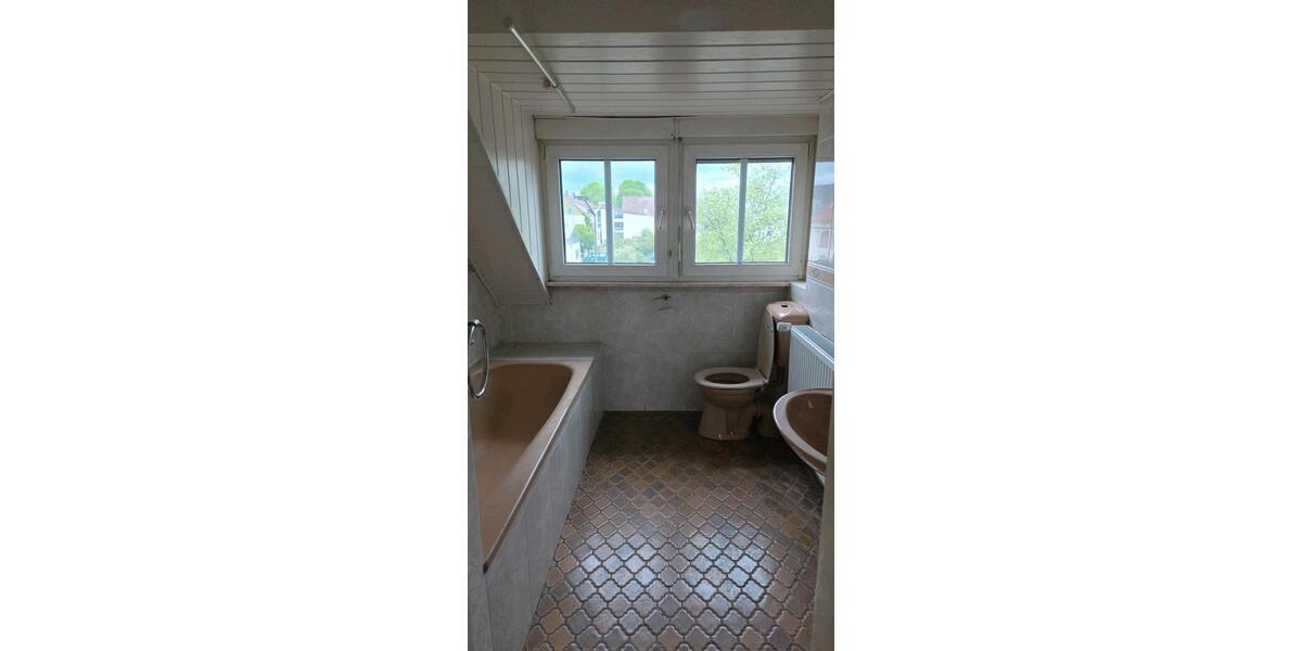 Dachgeschoßwohnung Homburg - 2 Zimmer, 60 m&sup2;, 550&euro; | Angebot:26478633