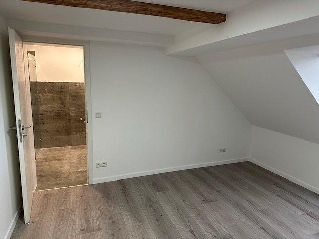 Dachgeschoßwohnung Bovenden - 2 Zimmer, 62 m&sup2;, 800&euro; | Angebot:26051411
