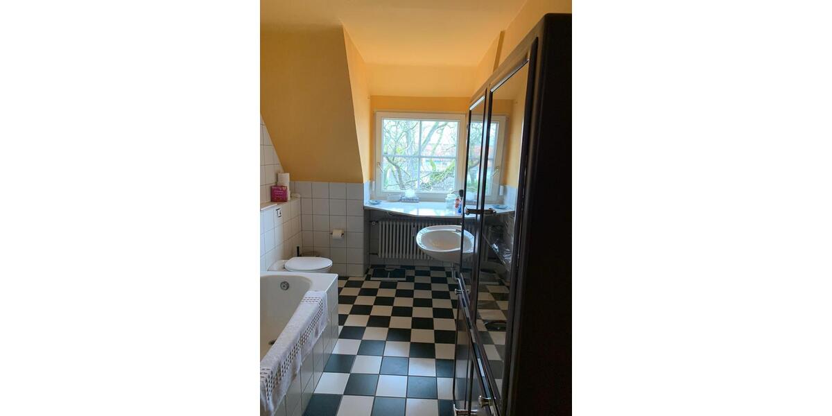 Etagenwohnung Breisach am Rhein - 6 Zimmer, 207 m&sup2;, 1.950&euro; | Angebot:26699162