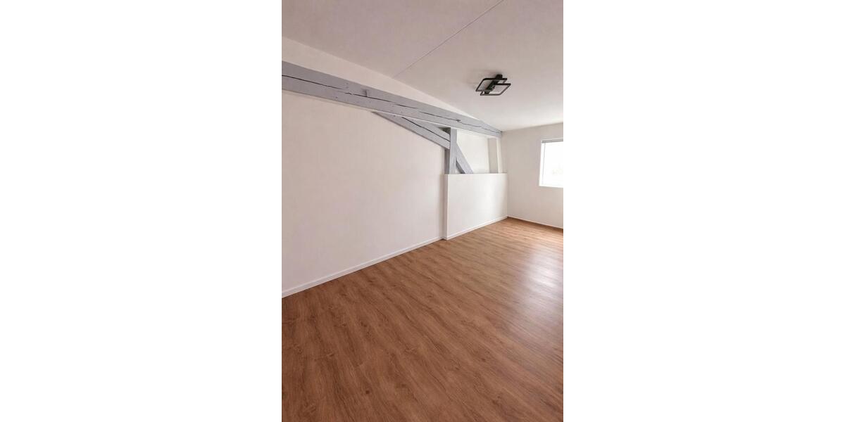 Dachgeschoßwohnung Döbeln - 5 Zimmer, 150 m&sup2;, 1.050&euro; | Angebot:25442765