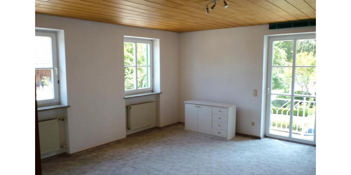 Etagenwohnung Aichen - 6 Zimmer, 202 m&sup2;, 990&euro; | Angebot:26261881