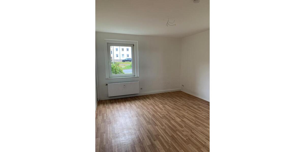 Erdgeschoßwohnung Stollberg (Erzgebirge) - 3 Zimmer, 65 m&sup2;, 370&euro; | Angebot:25320345