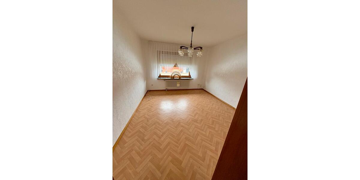 Erdgeschoßwohnung Warmsen - 5 Zimmer, 140 m&sup2;, 980&euro; | Angebot:24841344