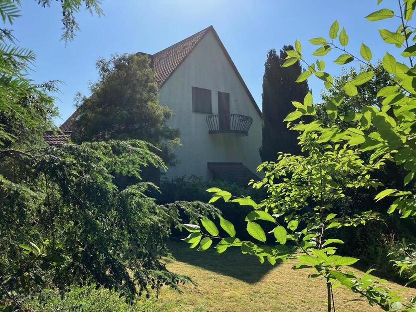 Exkl. Haus mit EinliegerWohnung, viel Grün uvm. für Gartenliebhaber !