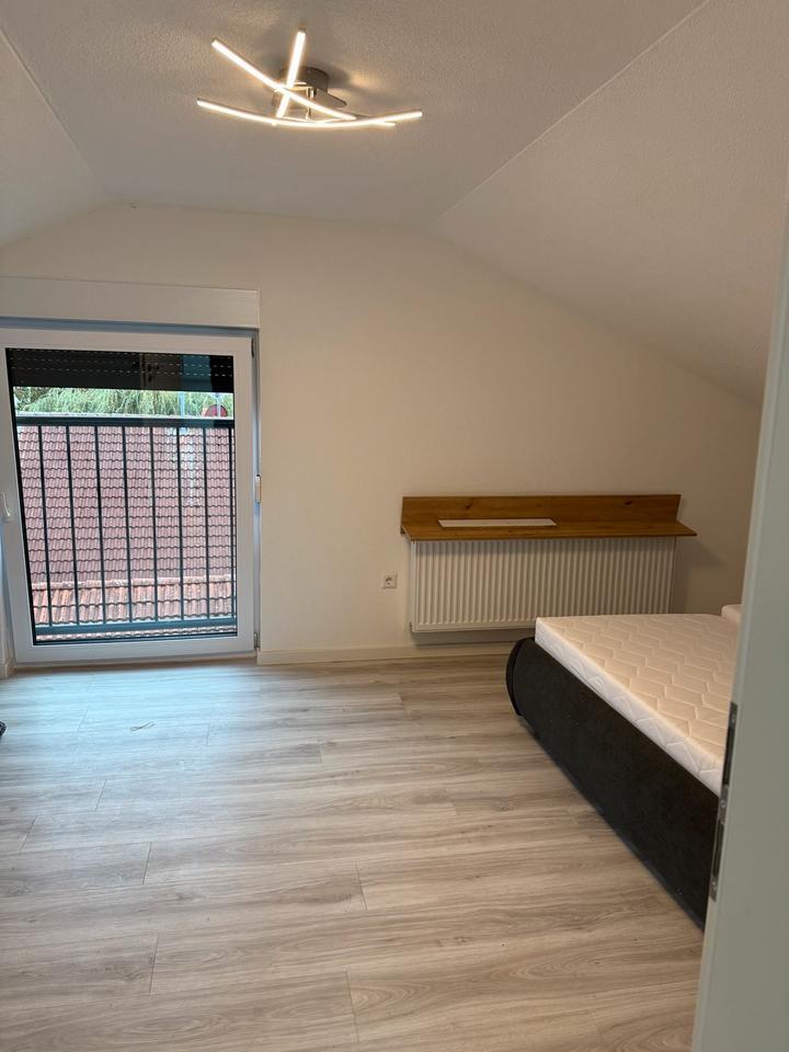 Vermiete Dachgeschoßwohnung mit Möbel