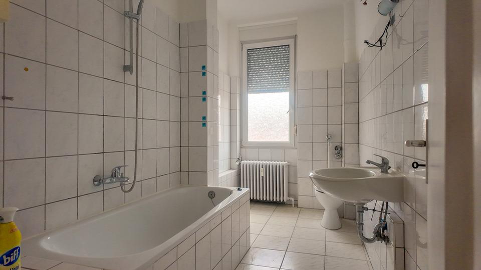 Dachgeschoßwohnung Saarbrücken - 4 Zimmer, 92 m&sup2;, 750&euro; | Angebot:26488823