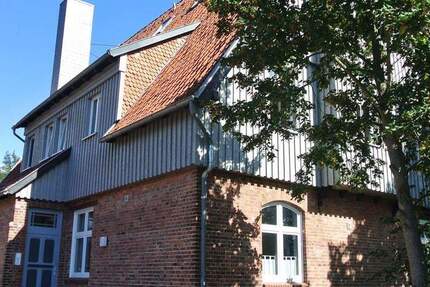 Moderne 2-Zimmer-Wohnung mit EBK im DG in Hermannsburg! (AK-1020-95) 2 zimmer