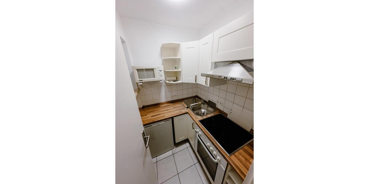 Helle möblierte Einzimmerwohnung (Perfekt für Pendler) 1 zimmer