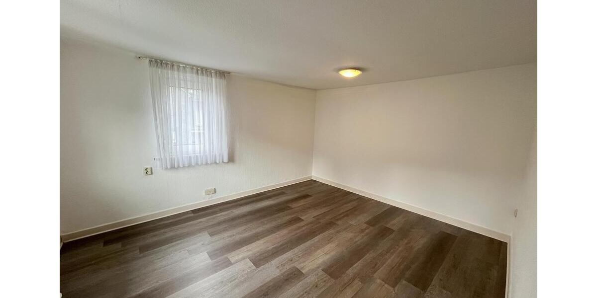 Etagenwohnung Siegen Eiserfeld - 3 Zimmer, 159 m&sup2;, 1.125&euro; | Angebot:26194327