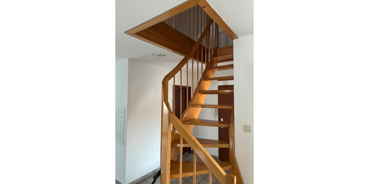 Dachgeschoßwohnung Neustadt an der Weinstraße - 2.5 Zimmer, 69 m&sup2;, 1.100&euro; | Angebot:24788077