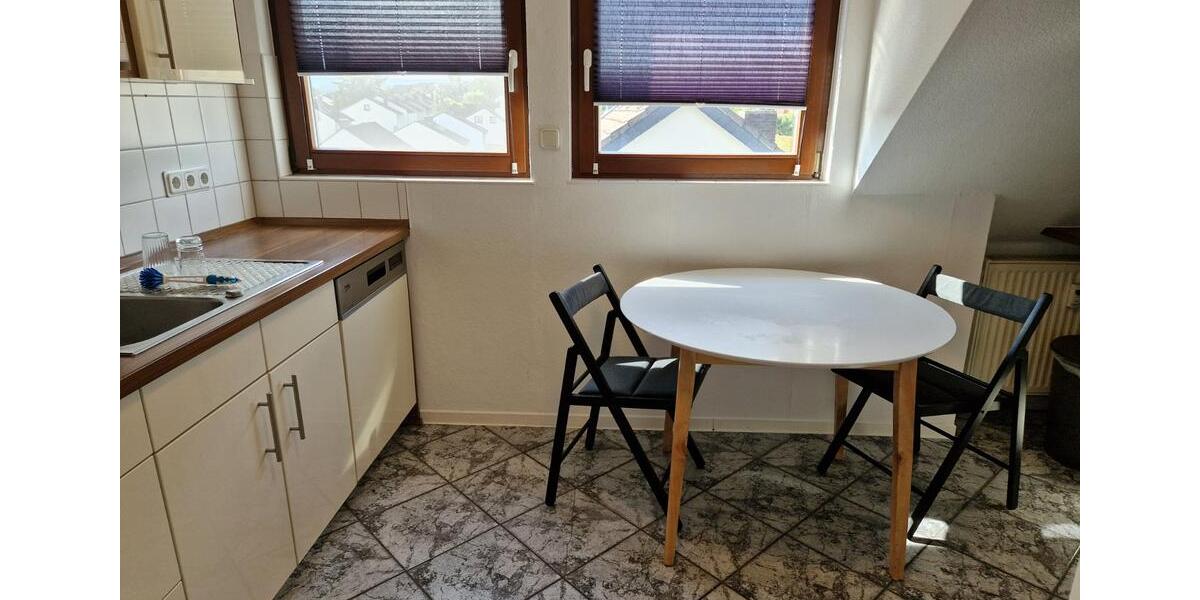 Dachgeschoßwohnung Wiesbaden Bierstadt - 3 Zimmer, 80 m&sup2;, 1.400&euro; | Angebot:24784334